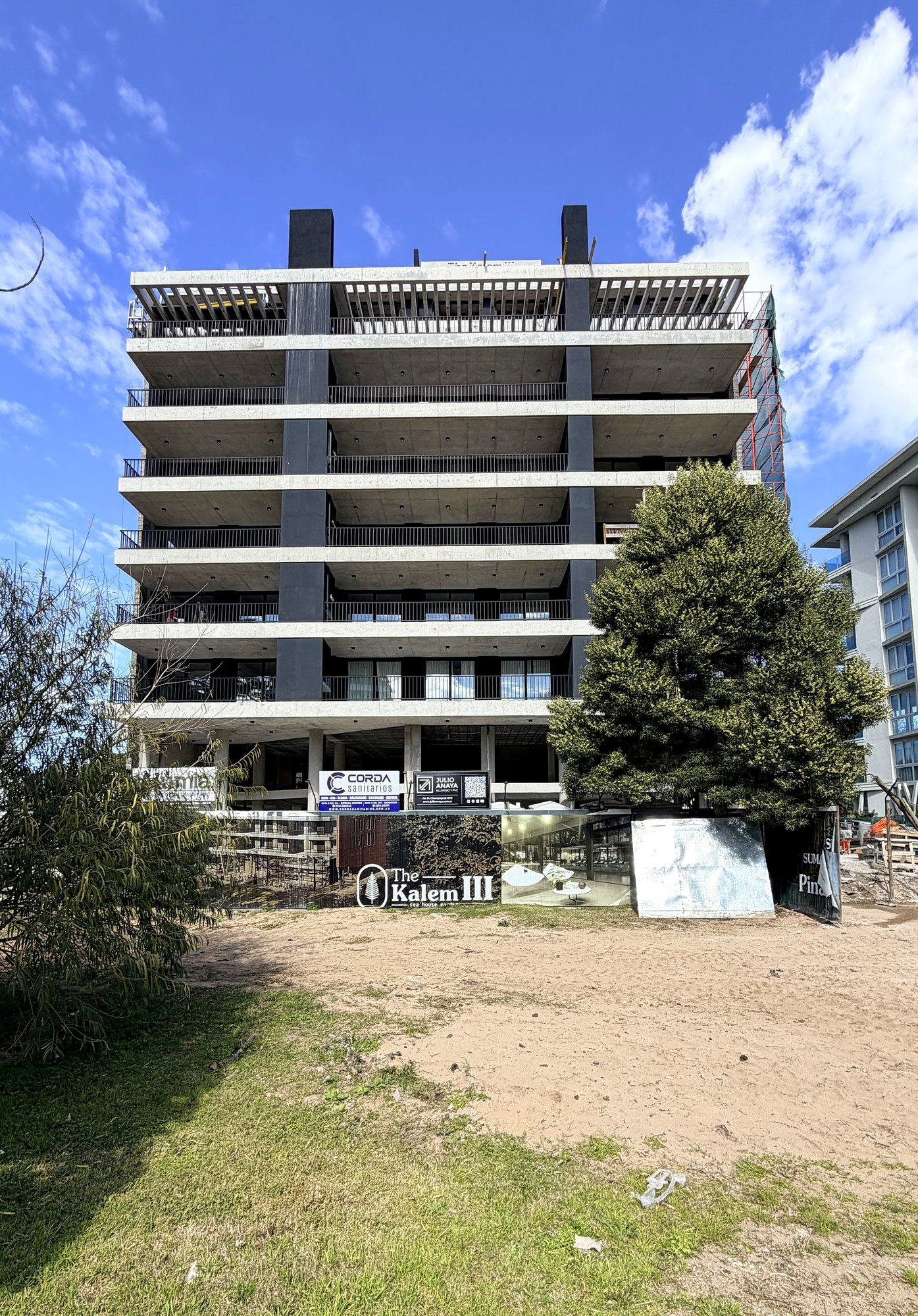 Fachada de The Kalem 3 sobre Av. Bunge